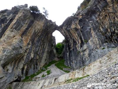 Ruta del Cares - Garganta Divina - Parque Nacional de los Picos de Europa;trekking y aventura